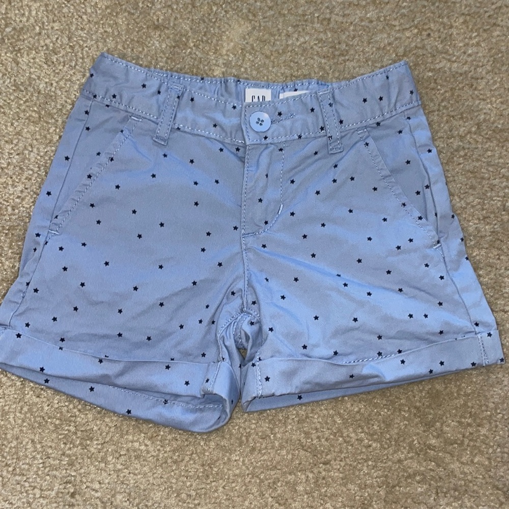 Gap Kids Star patterned shorts with cuff leg